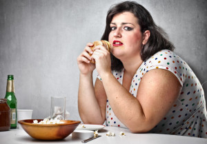 obese-woman-eating-junk-food